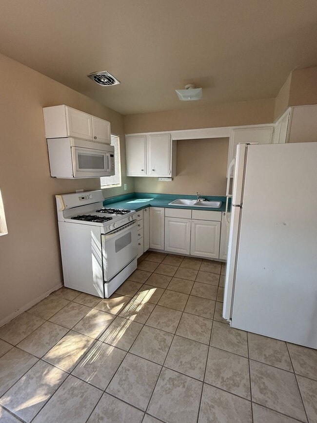Building Photo - 1315 Desert Eve Dr