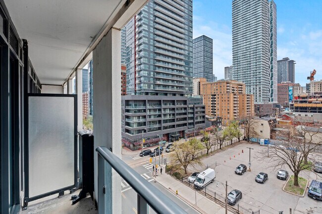 Photo du bâtiment - 251 Jarvis St