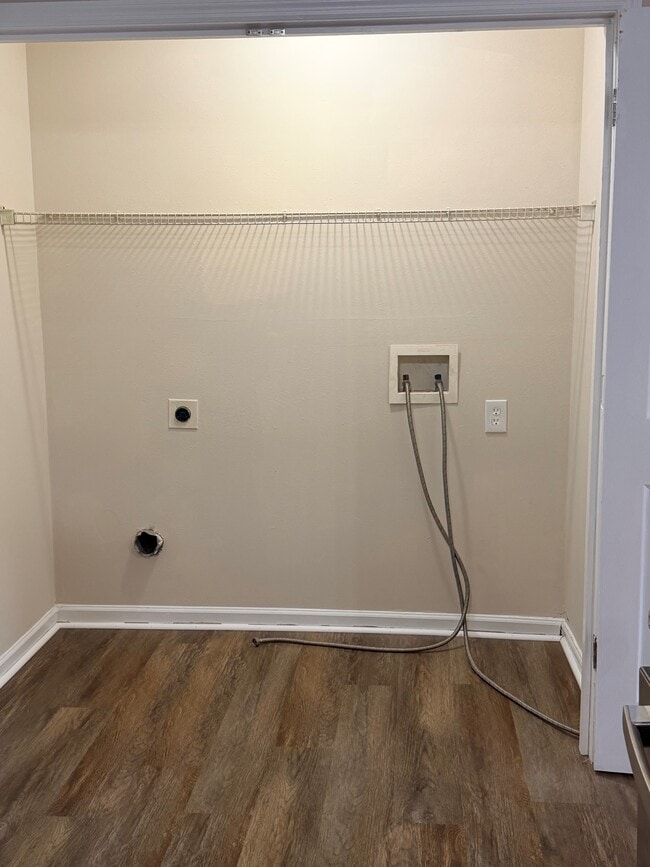 Foto del edificio - 5217 Crystal Ct