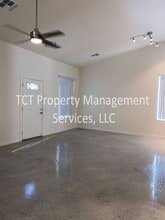 Building Photo - 1740 E Oakland St