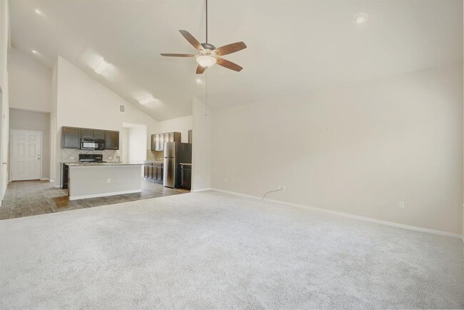 Building Photo - 421 Pentire Way