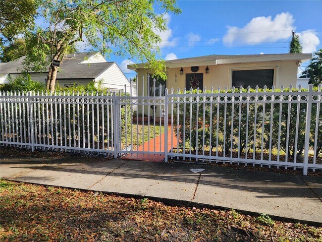 Foto del edificio - 1030 NW 48th St