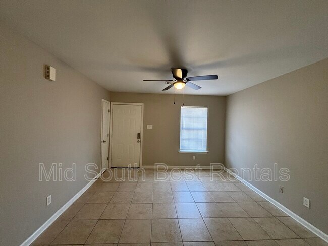 Foto del edificio - 308 Clint Rd