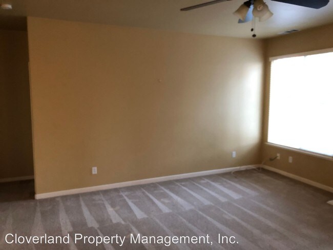 Building Photo - 5 br, 3 bath House - 1694 Mahogany Dr.