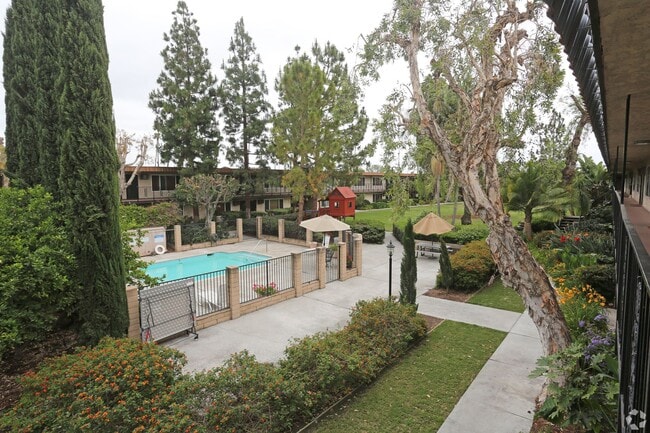 Building Photo - Rancho Monterey Apartments