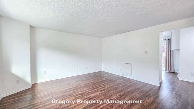 Building Photo - 5830 East Dr