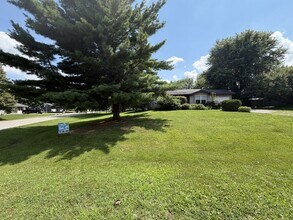 Building Photo - 515 Valley View Dr