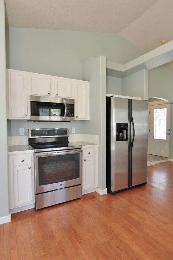Foto principal - Clean Single-Level Home in Quiet Neighborhood