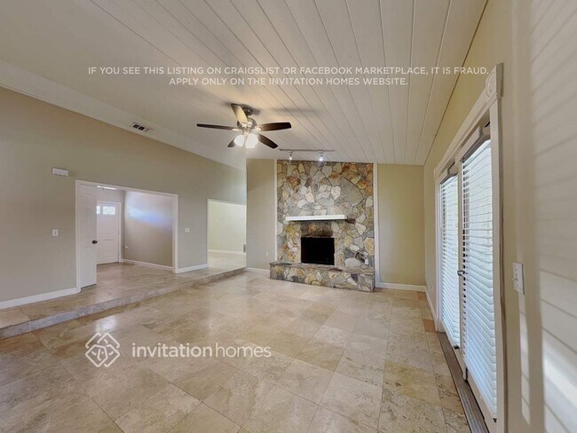 Foto del edificio - 648 Heather Brite Cir