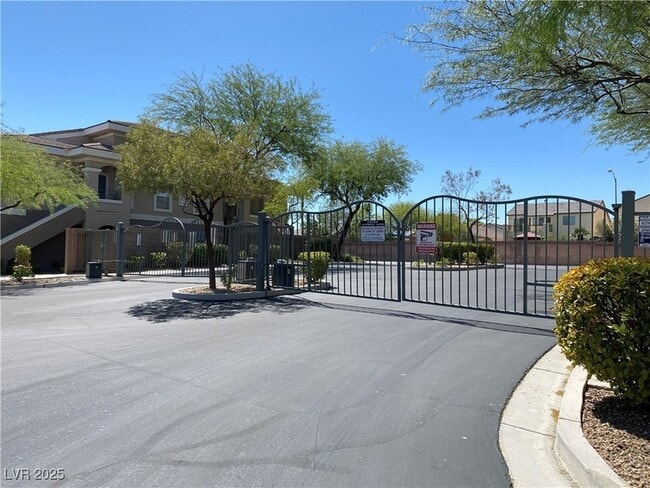 Building Photo - 9330 W Maule Ave