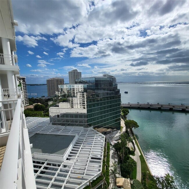 Foto del edificio - 701 Brickell Key Blvd