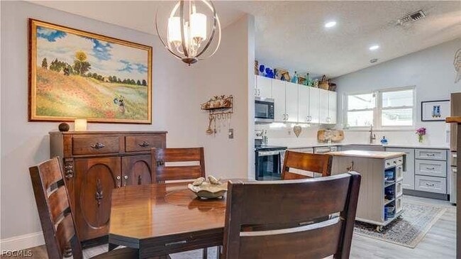 Foto del edificio - 5671 Longleaf Dr