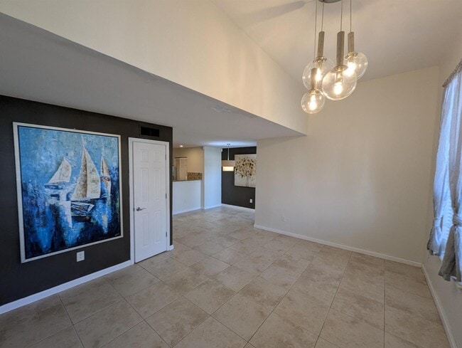 Foto del edificio - 1345 Crystal Way