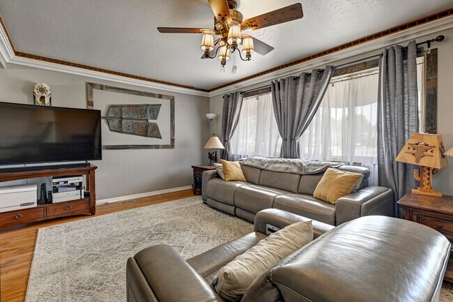 Foto del edificio - 611 Harvard St, Colorado Springs, CO 80911...