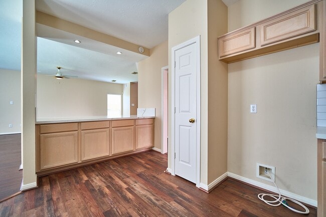 Building Photo - 9111 Winkbow Dr