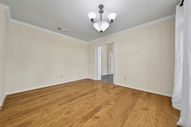Foto del edificio - 33134 Old Hempstead Rd