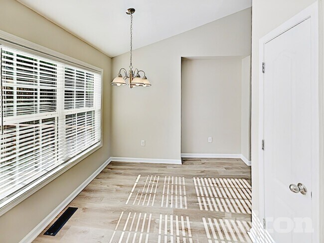 Foto del edificio - 166 Millwheel Dr