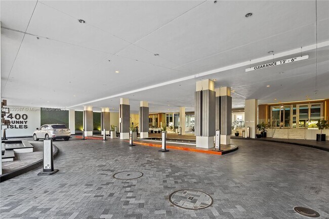 Foto del edificio - 400 Sunny Isles Blvd