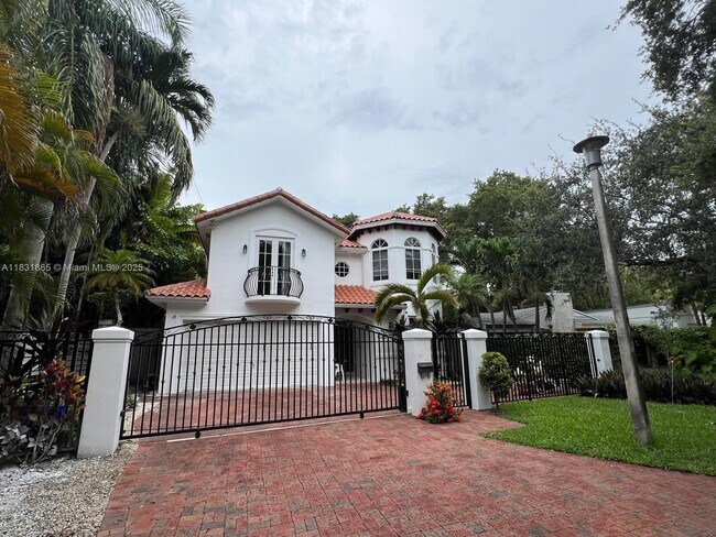 Building Photo - 4110 Pamona Ave