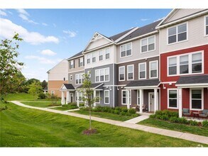 Building Photo - 645 Satori Wy