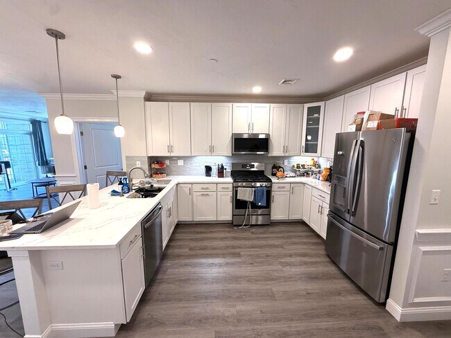 Foto del edificio - 320 Middlesex Ave