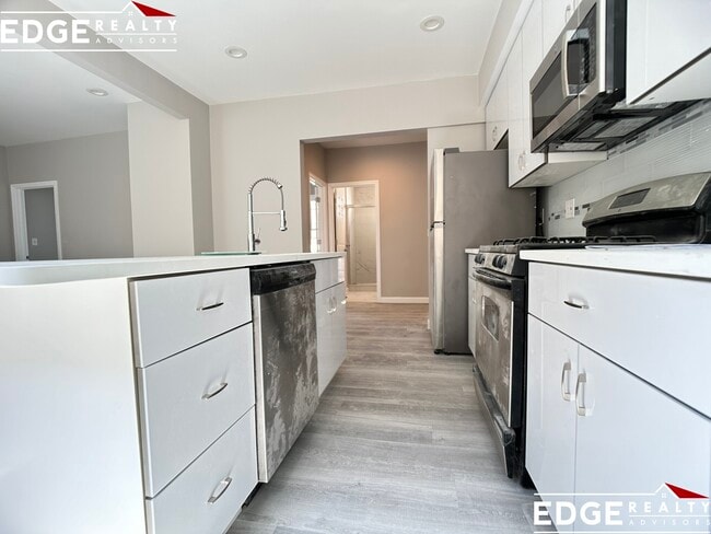 Building Photo - 44 Long Ave