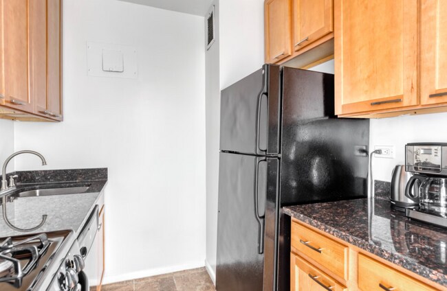 Building Photo - 238 E 27th St