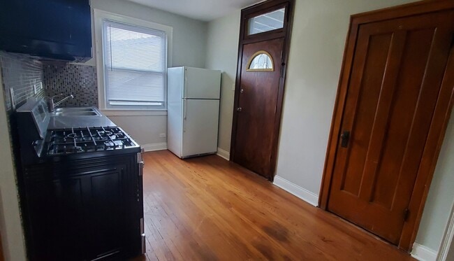 Building Photo - 3754 N Kilpatrick Ave