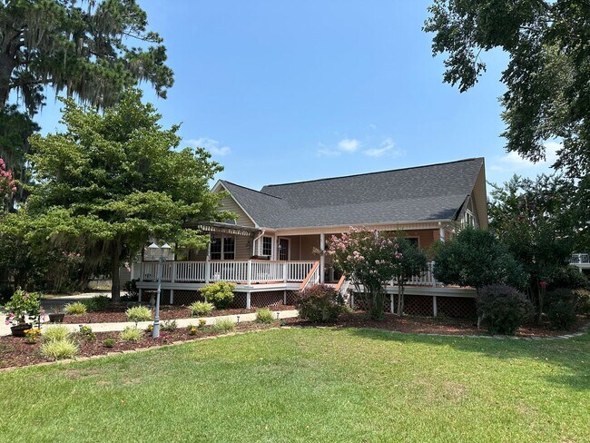 Foto del edificio - Beautiful Goose Creek Oasis