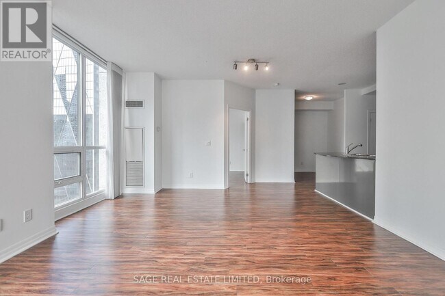 Photo du bâtiment - 16 Yonge St