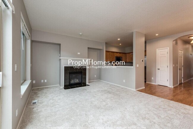 Building Photo - 3 Bedroom Townhome in the Heart of Sherwoo...