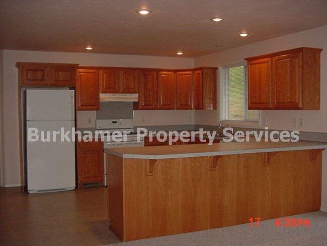 Foto del edificio - 535 N River St