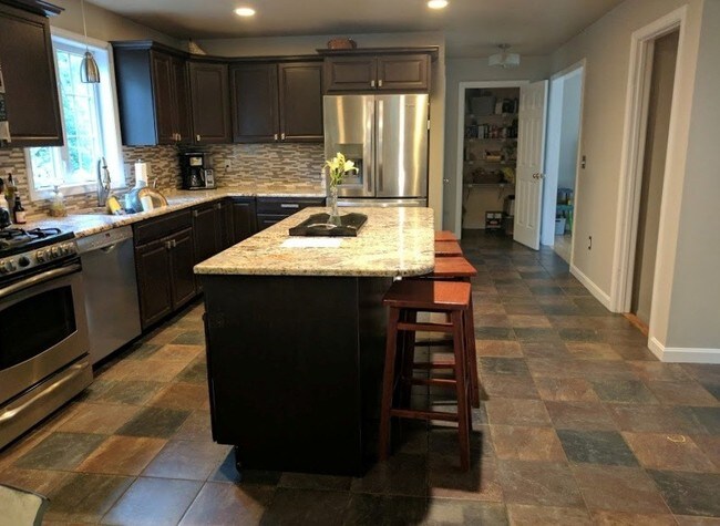 Foto del edificio - 72 Lady Slipper Ln