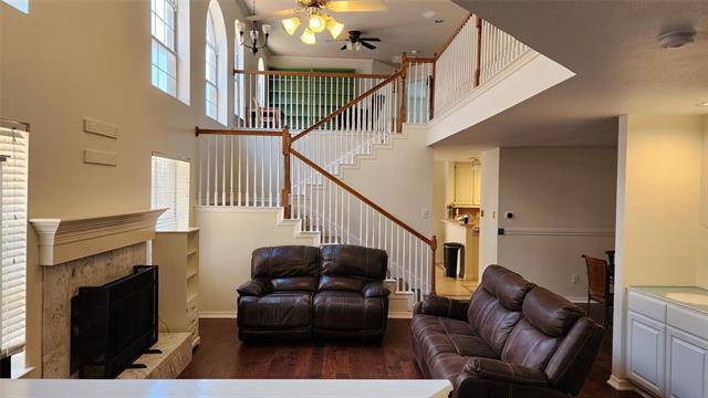 Foto del edificio - 9439 Blue Jay Way