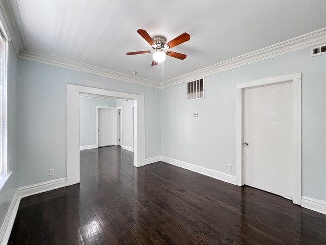 Building Photo - 8856 S Lowe Ave