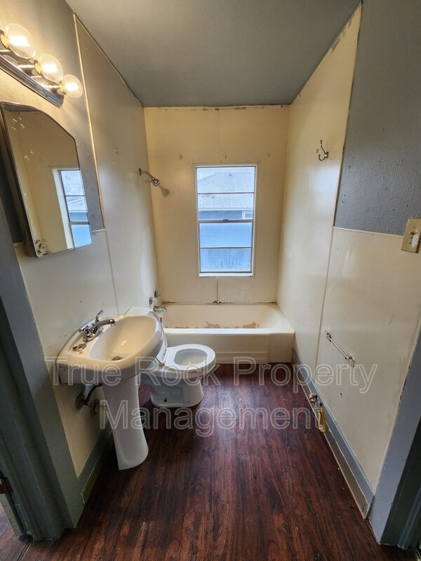 Foto del edificio - 400 W 17th St