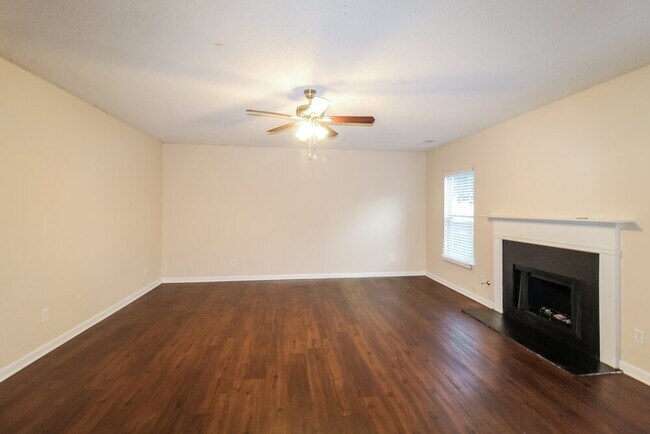 Building Photo - 4182 Arabian Way SW