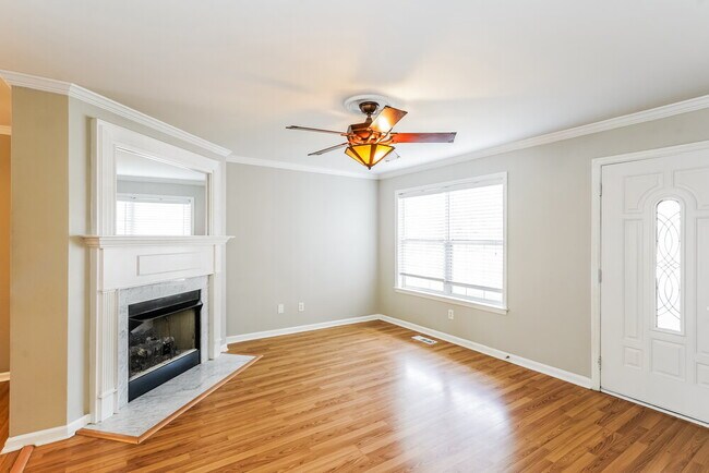 Foto del edificio - 100 Homestead Ln