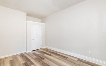 Building Photo - 1724 Garland Ave