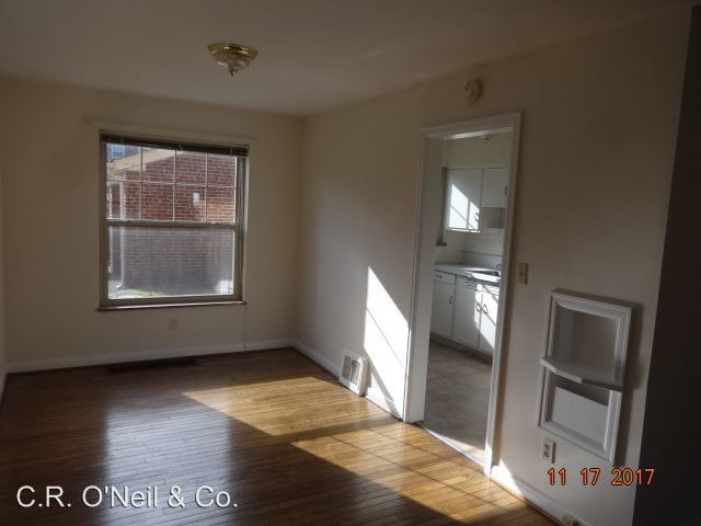 Building Photo - 607-613 Blenheim Rd