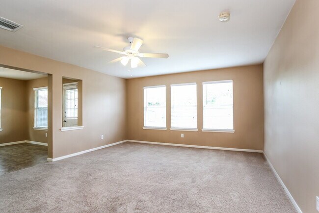 Foto del edificio - 9702 Winter Bloom Ln