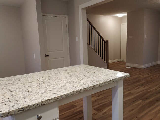 Building Photo - 26A Adare Cres