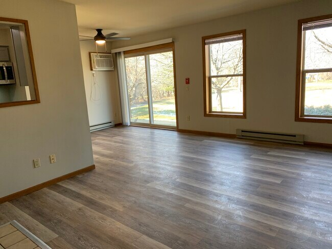 Building Photo - 738 Sauk Ridge Trl
