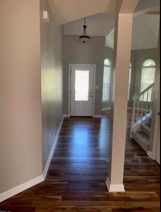 Building Photo - 713 Tallahassee Dr