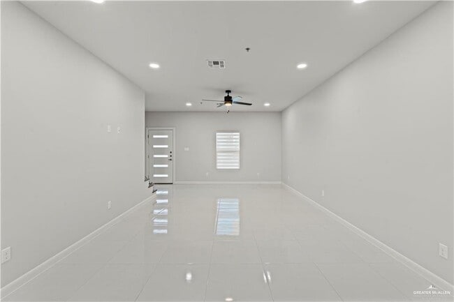 Building Photo - 3500 Vanessa Ln