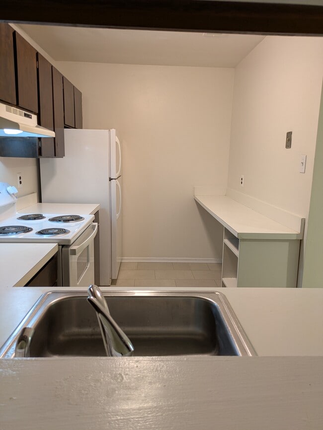 Building Photo - 9814 Brookridge Ct