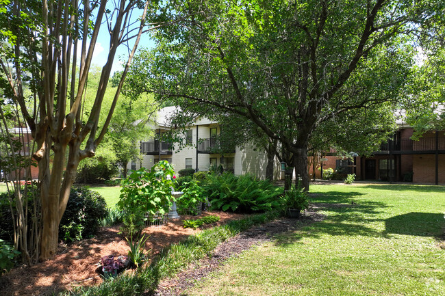 Building Photo - Bell Oaks Apartments