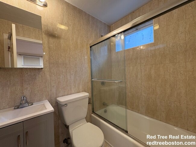 Building Photo - 69 Babcock St