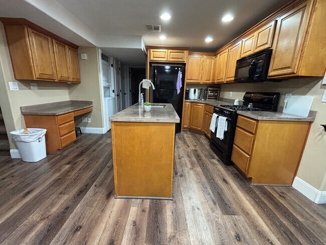 Foto del edificio - 2952 Sandpiper Rd