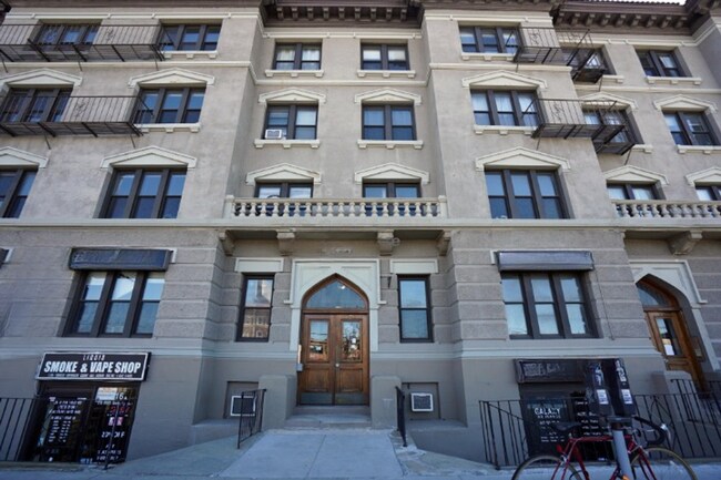 Foto del edificio - Harvard & Commonwealth 2bd/2ba